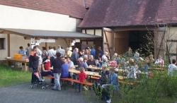 Maibaum: Aufstellung am 30.April 2006 , 16.00 Uhr